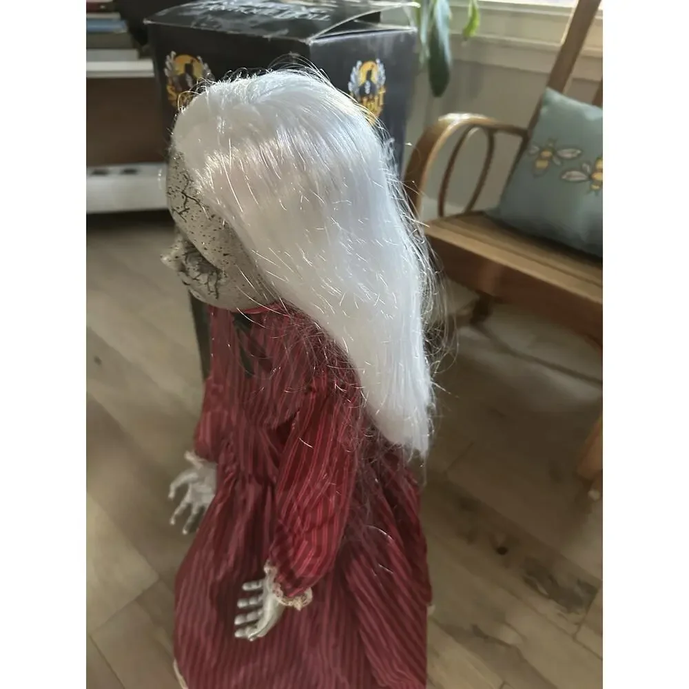 Spirit Halloween Roaming Antique Doll Animatronic Halloween Prop 2016 Tested EUC